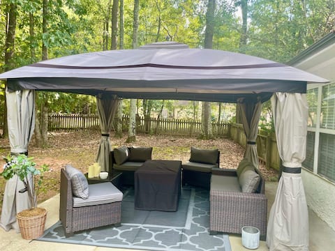 Outdoor comfort/pool table