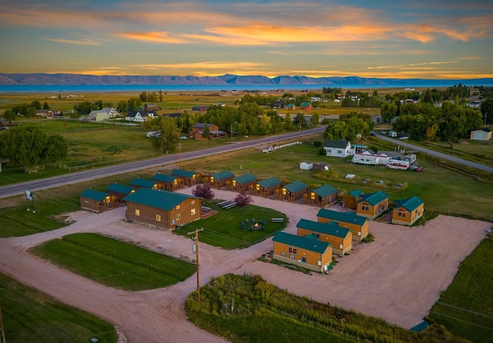 Sleeps 50-70, 16 Cabins, Hot Tub, & Pet Friendly!