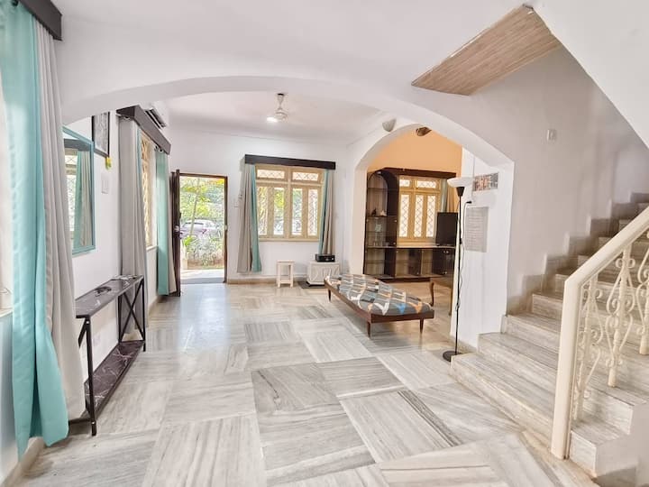 Living room image 11
