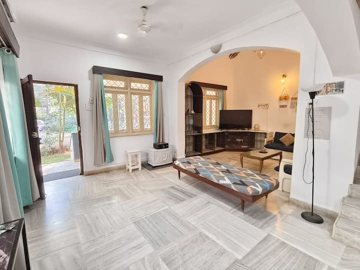 Living room image 8