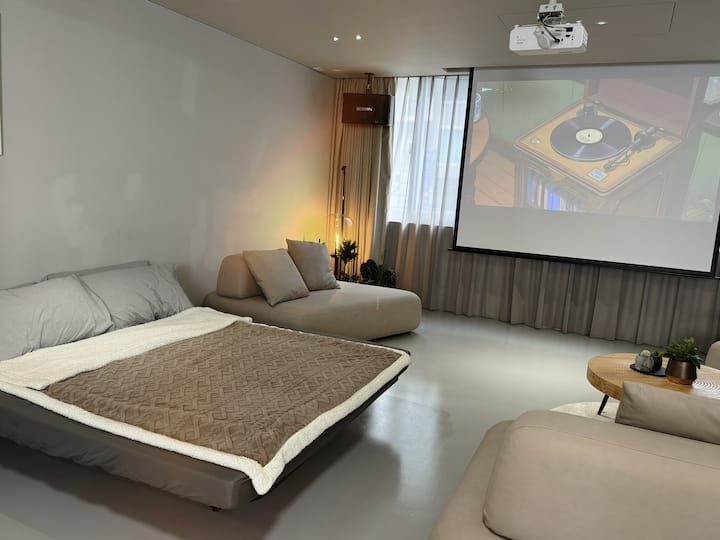 There are two sets of double beds