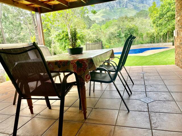 Home with Mountain views gallery image 5