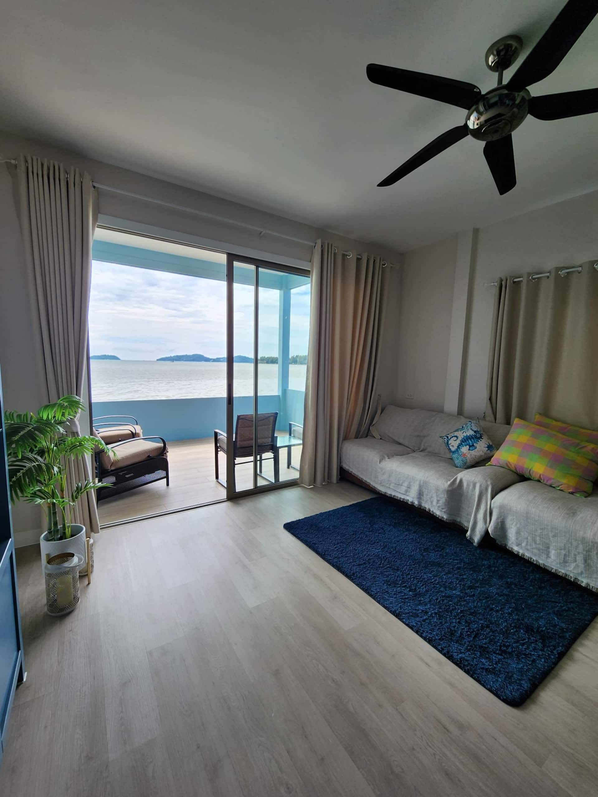Cozy Seaview 2 BR House PK Town Fisherman village