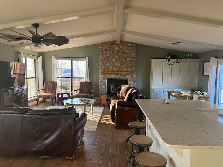 Blue Bell Lakeside Duplex(w/ 10ac Pond/lake/pool) - Ardmore, OK