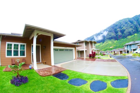 Popular Airbnb listing: Westside Hawaiian Sanctuary-New Home w/ 24hr Gated in Makaha Valley