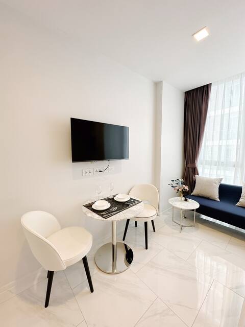 Monthly Offer High Floor | Central BKK Luxury Condo | 5min walk bTS Nana/asok terminal 21
