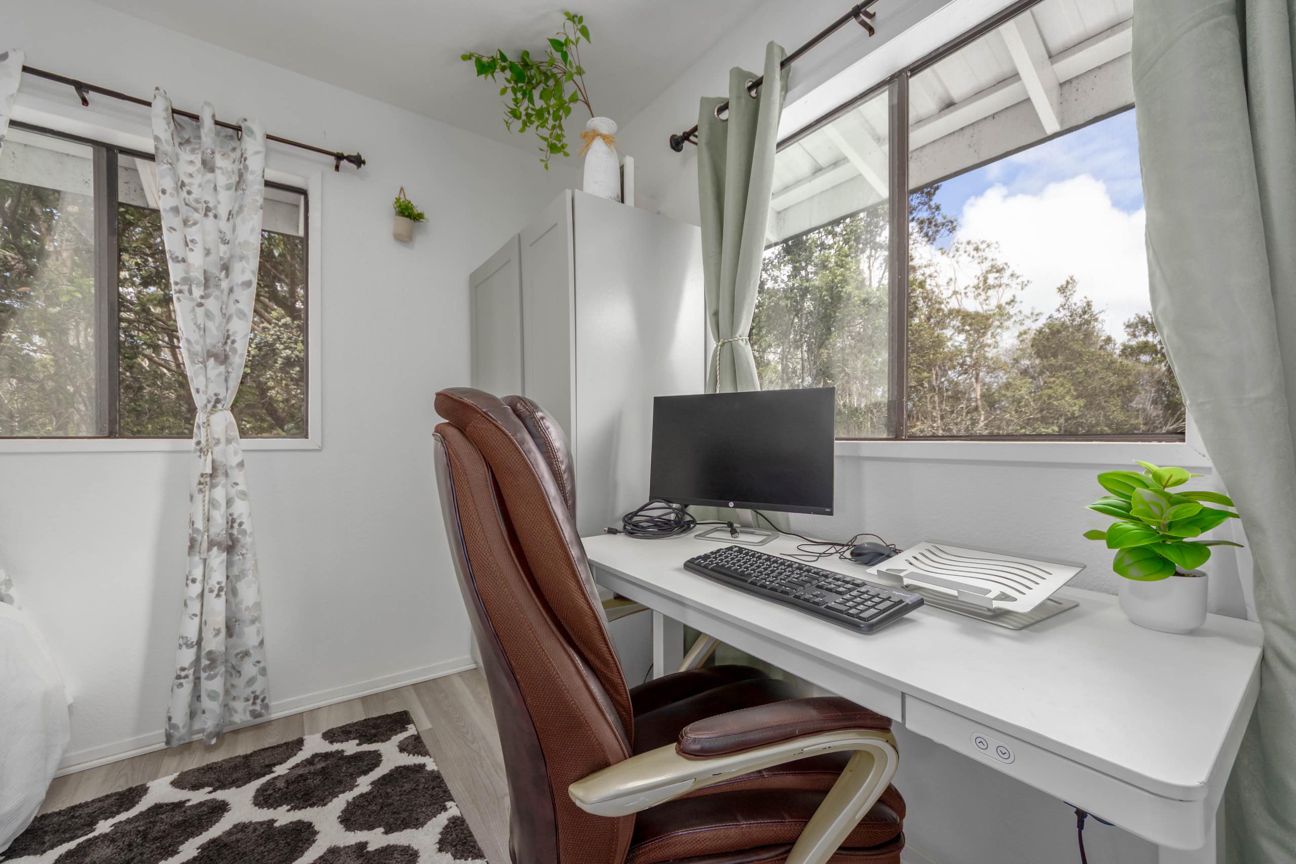 Home in Volcano · ★4.7 · 2 bedrooms · 3 beds · 1 private bath - Image 13
