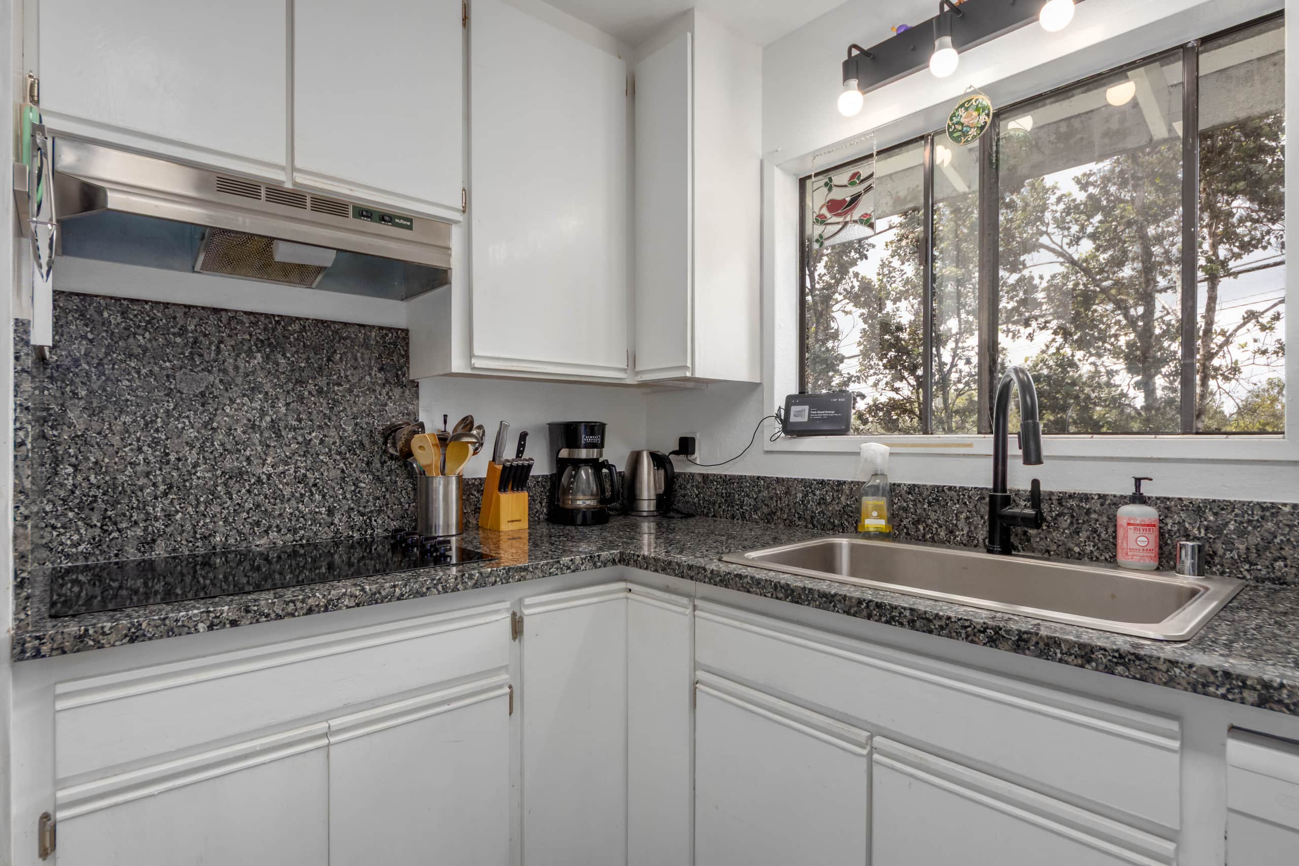 Home in Volcano · ★4.7 · 2 bedrooms · 3 beds · 1 private bath - Image 9