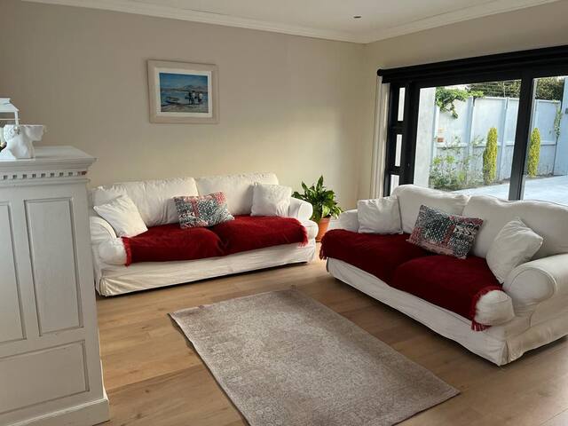 Charming home, The Vines in Constantia gallery image 4