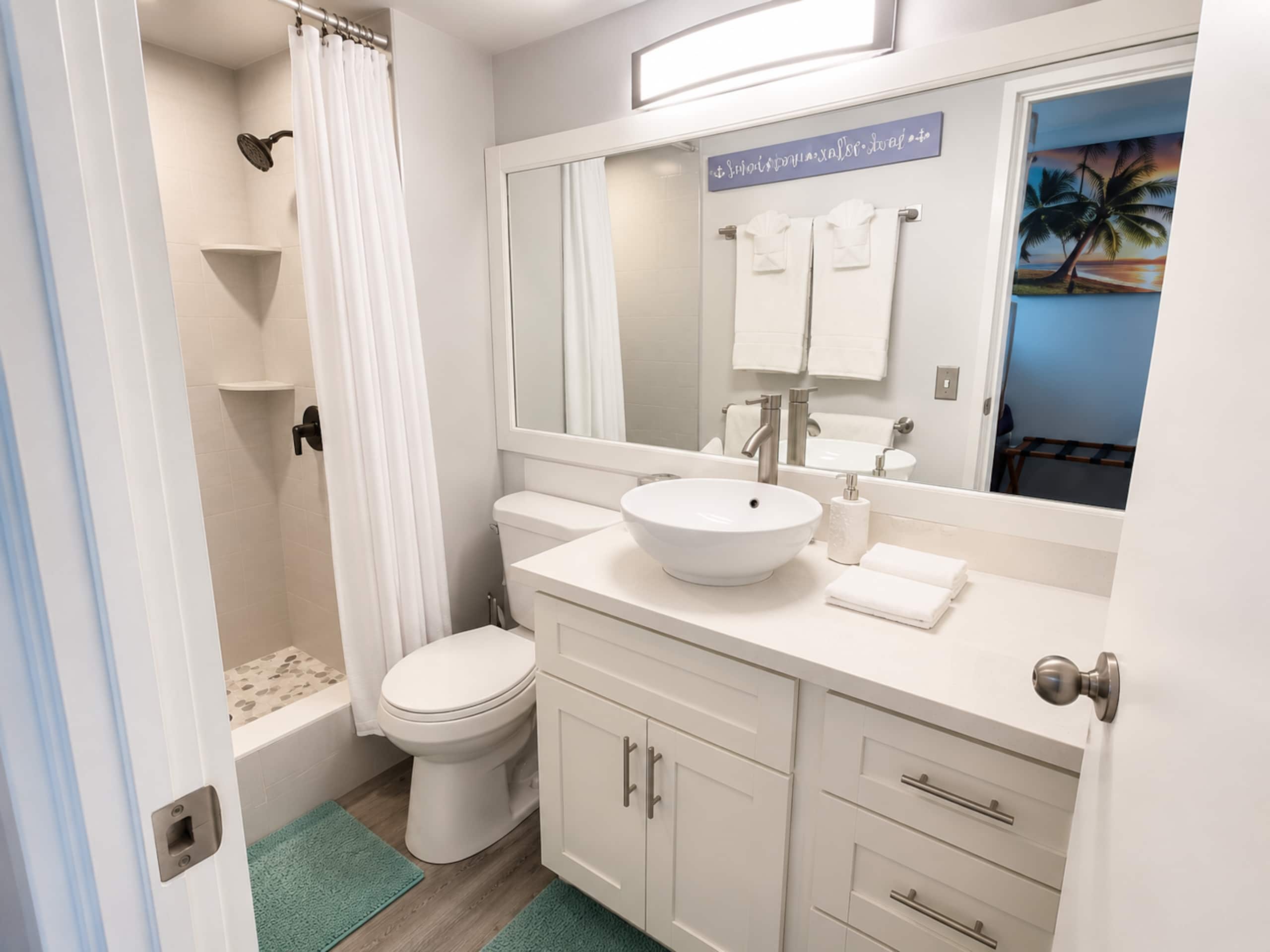 Condo in Honolulu · ★4.87 · 1 bedroom · 2 beds · 1 private bath - Image 14