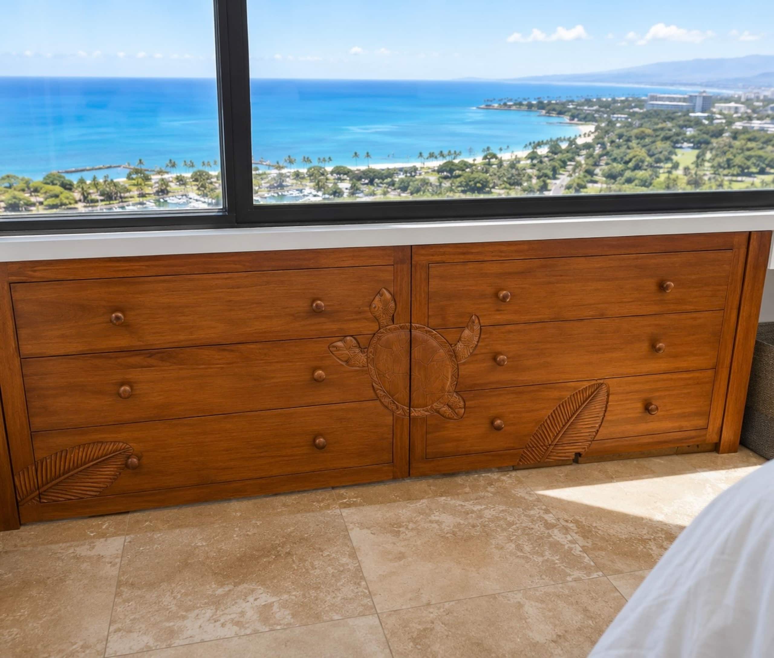 Condo in Honolulu · ★4.87 · 1 bedroom · 2 beds · 1 private bath - Image 18