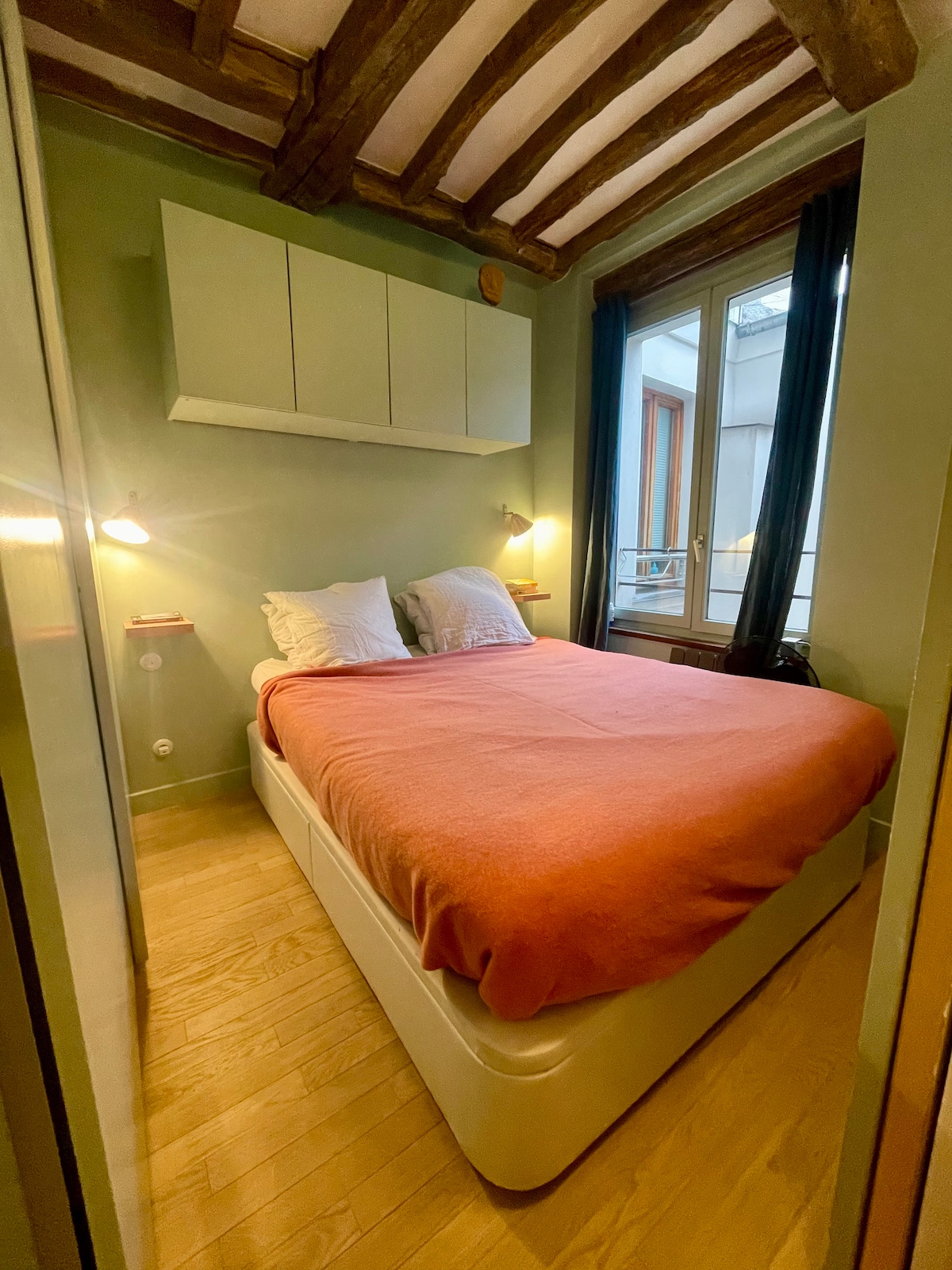 Спалня с легло 160см