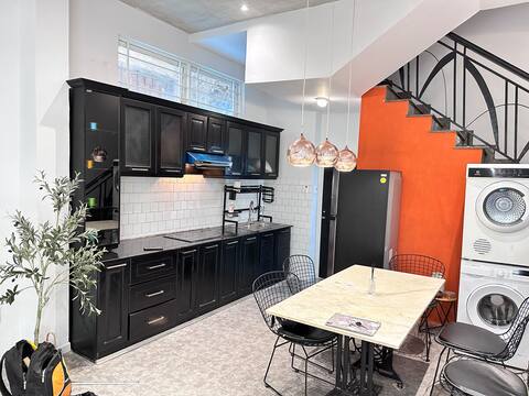 Tropical House D5 (master room)