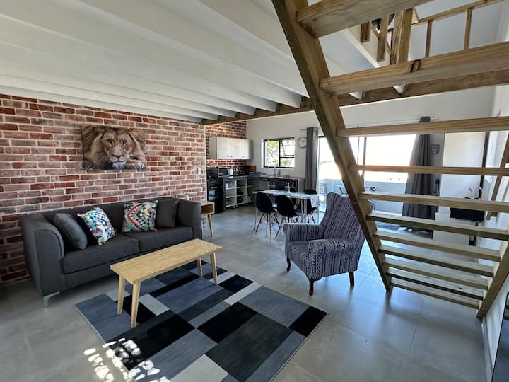 Modern Loft Apartment Downtown Nr 4 - Plettenberg Bay