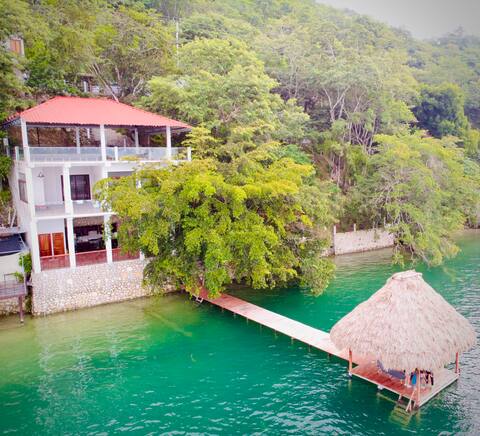 Casa Vista Panorámica el Remate Peten con A/C