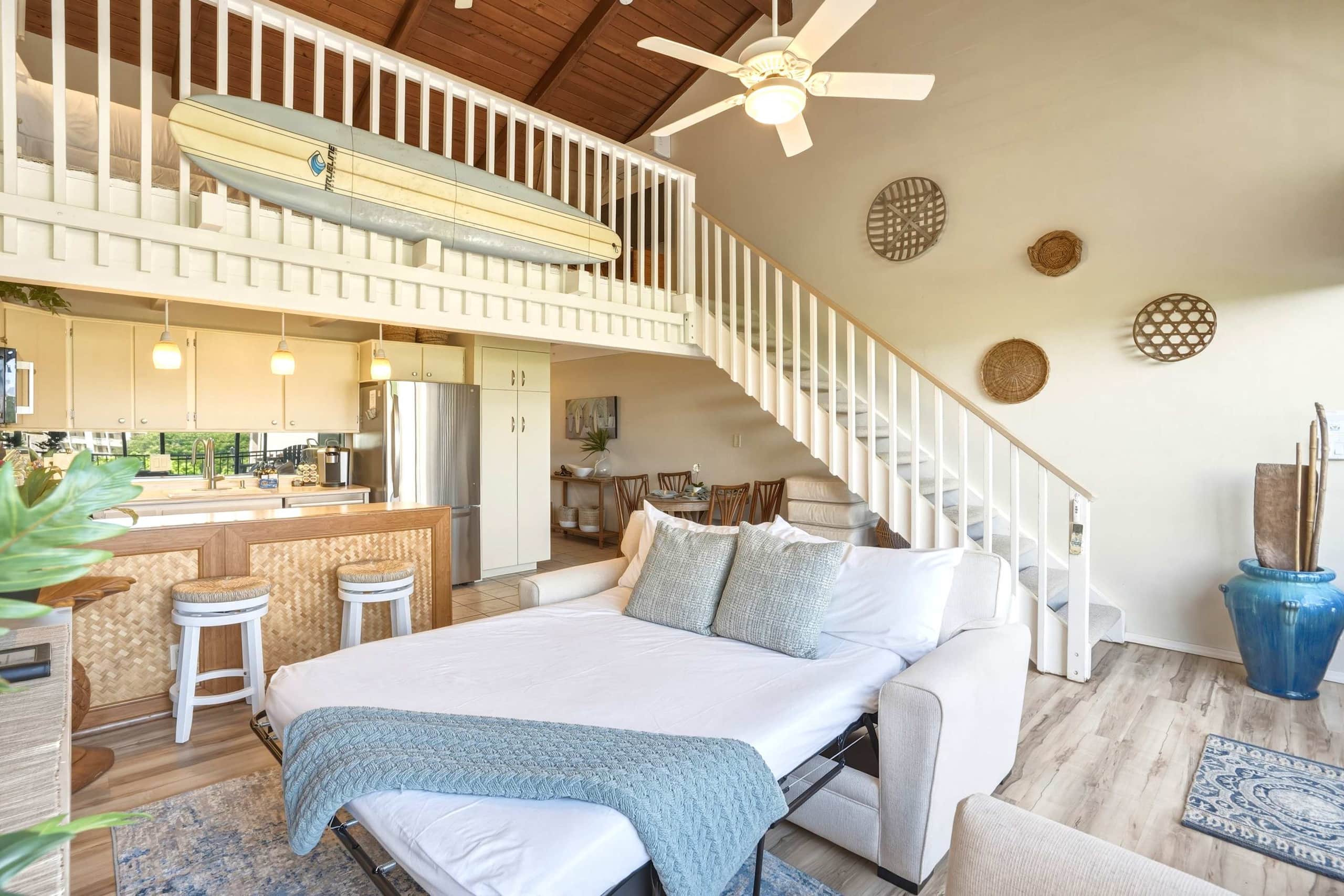 Penthouse w/ lanai, pool & beach access - Image 4