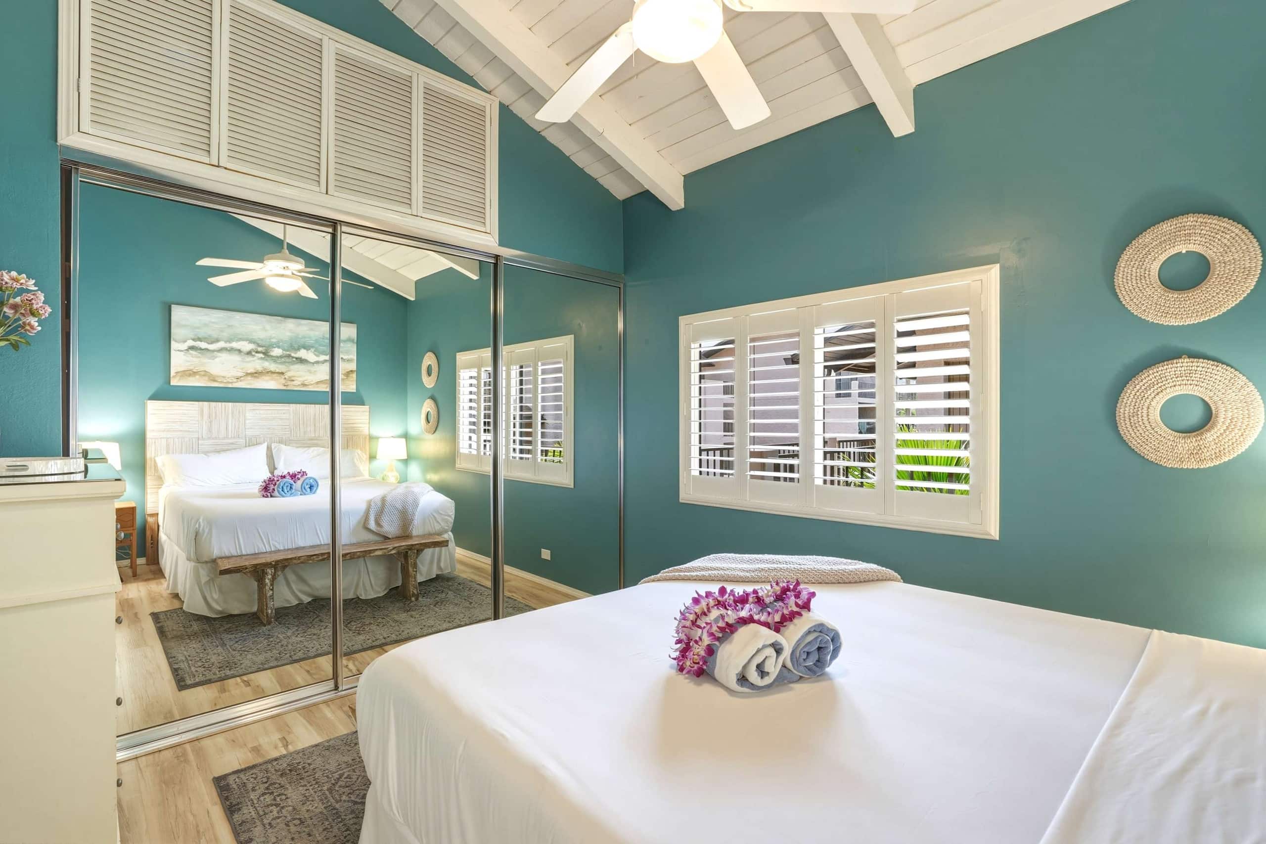 Penthouse w/ lanai, pool & beach access - Image 20