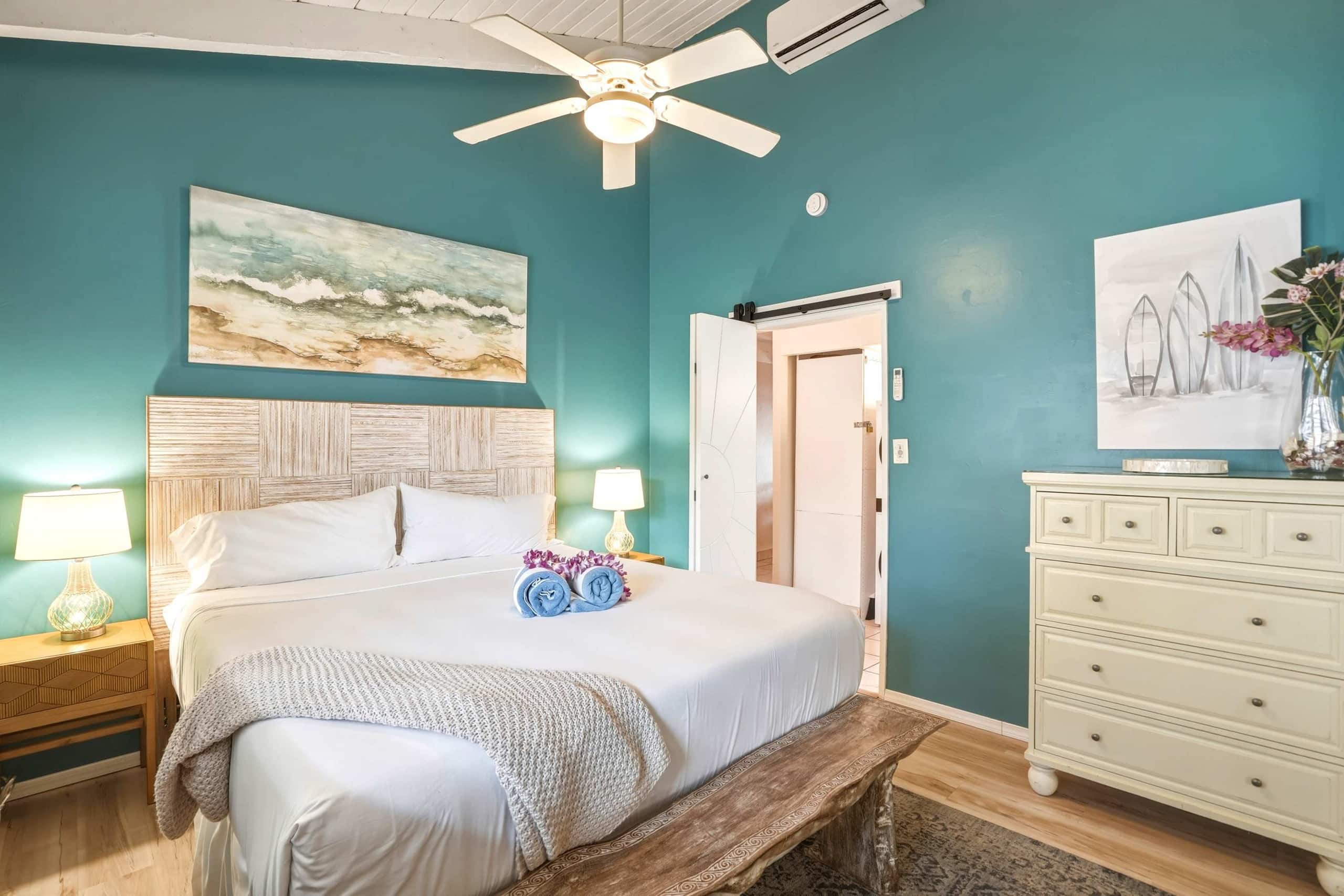 Penthouse w/ lanai, pool & beach access - Image 18