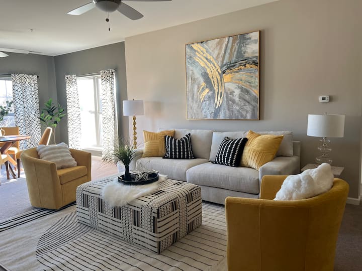 Beautiful Condo - Iowa City, IA