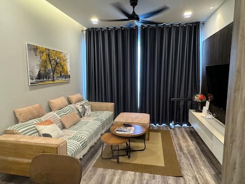Calming & Comfortable Sea View Luxury Apartment