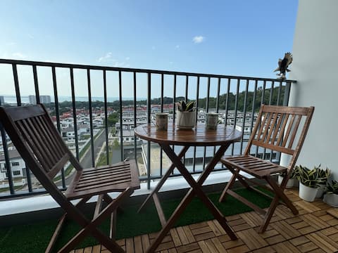 Calming & Comfortable Sea View Luxury Apartment