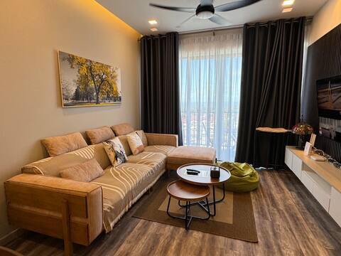 Calming & Comfortable Sea View Luxury Apartment
