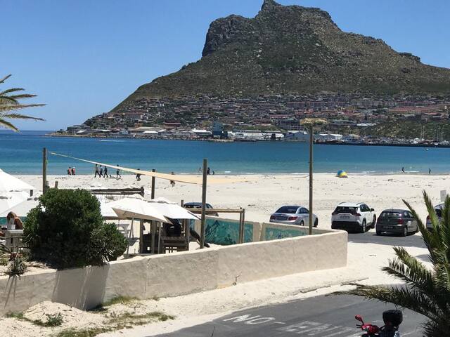 Sandcastle Houtbay, beach lovers