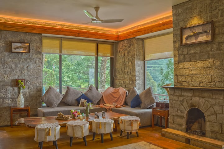 Forest Surround Hilltop 3bhk Villa | Near Mallroad - Kasauli