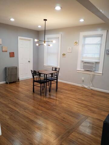 4-Room 3-Bath Home Near EWR/NYC gallery image 2
