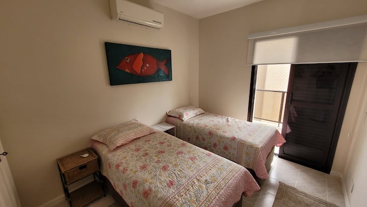 Спална соба 2 - 2 единечни кревета и 2 биками