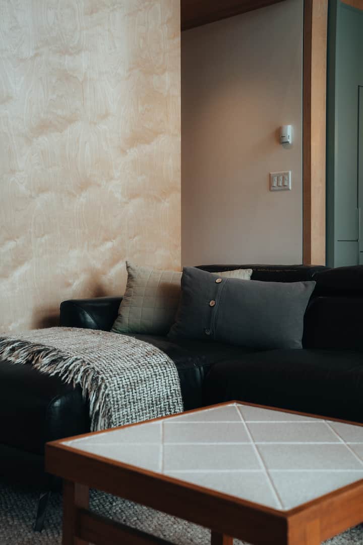 Woodhaven - A Modern Forest Cabin (Sauna + Spa) - Vancouver Island