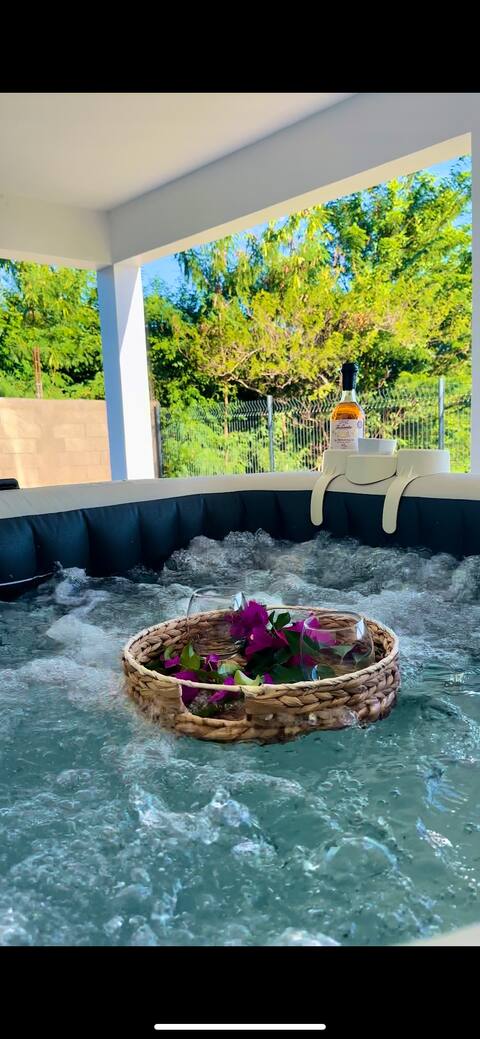 Villa Pacifico with hot tub