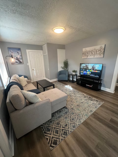 Charming Hopewell Gem: Game Room & Prime Location