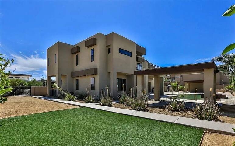 #47 Luxurious Mansion Infinity Pool Spa Tesla gallery image 2