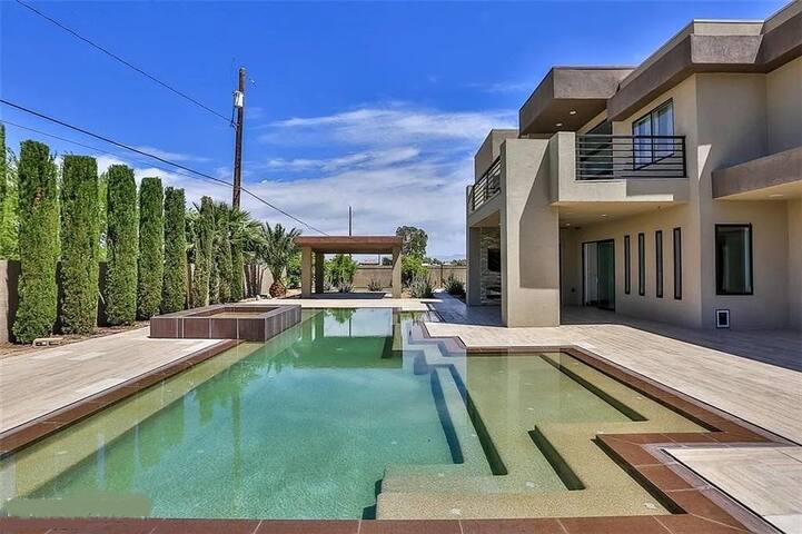 #47 Luxurious Mansion Infinity Pool Spa Tesla gallery image 4