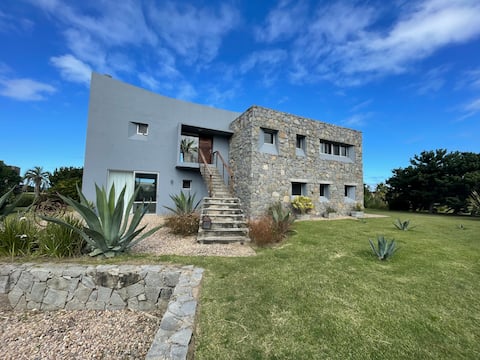 Spectacular oceanfront house in a gated community