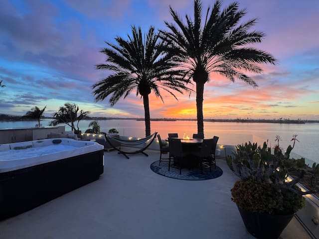 Casa Riviera: Mission Bayfront Dream Home