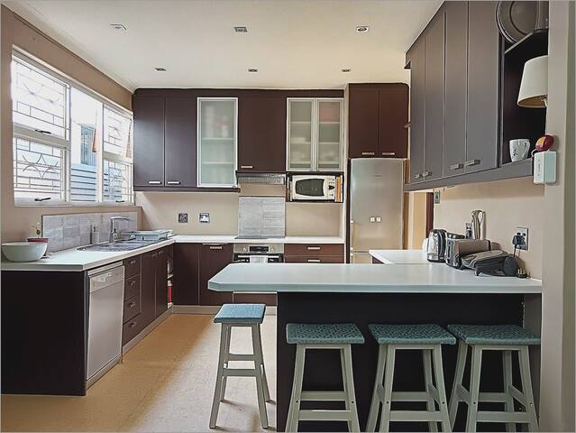 3 Bed Boston Beaut gallery image 3