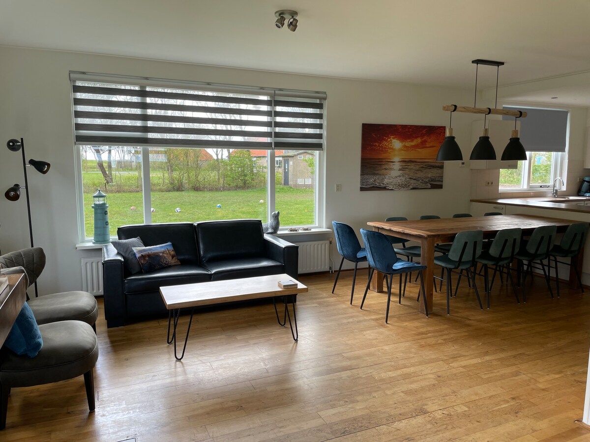 Top performing Airbnb: De Bocht, your dog is welcome! in Ballum