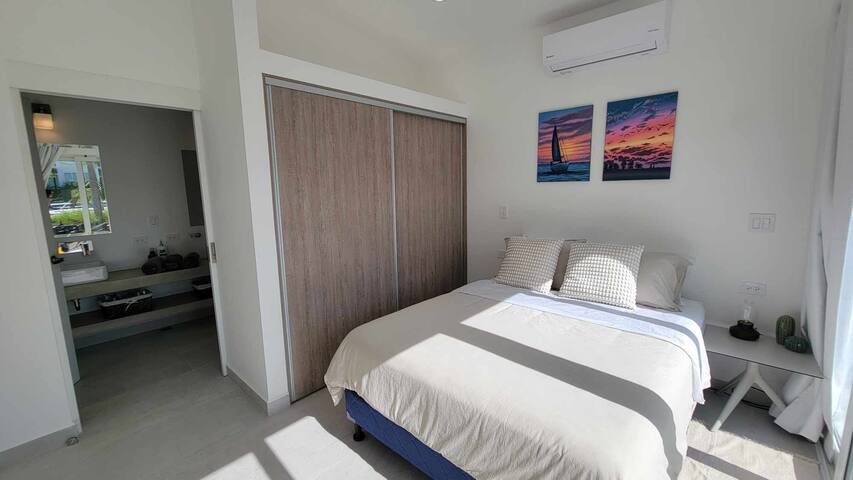 Brand new Villa, close to beach
