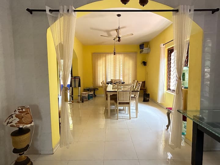 Dining area image 3