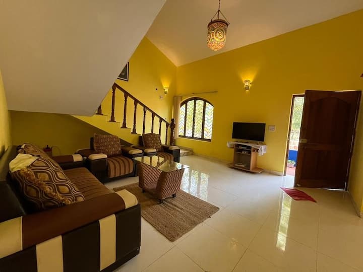 Living room image 3