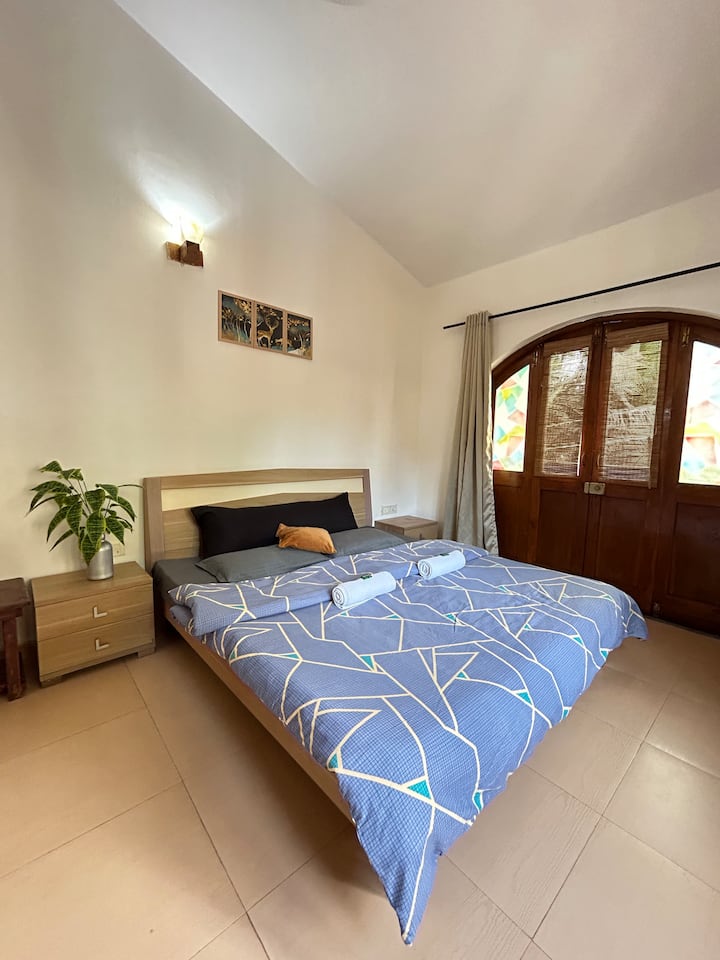 Bedroom 1 image 2