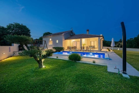 Villa Martina, luxury newly built single level home