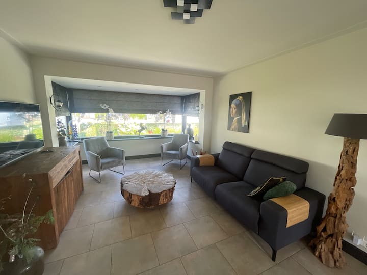Hoekwoning Met Jacuzzi - Naarden