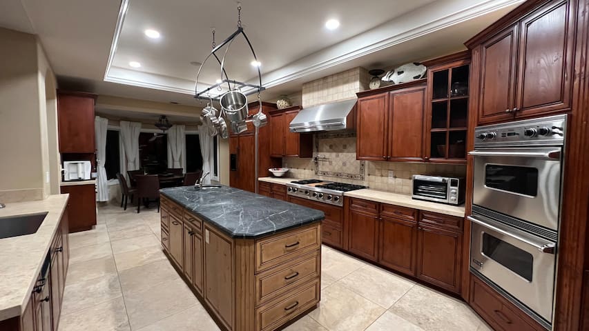 Luxury Coastal Villa on Naples Island gallery image 5