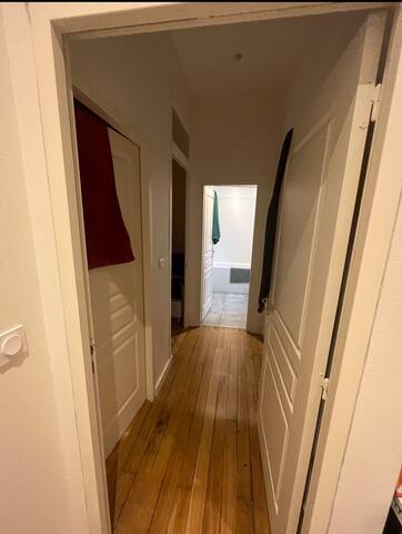 Appartement vue sur les quais gallery image 4