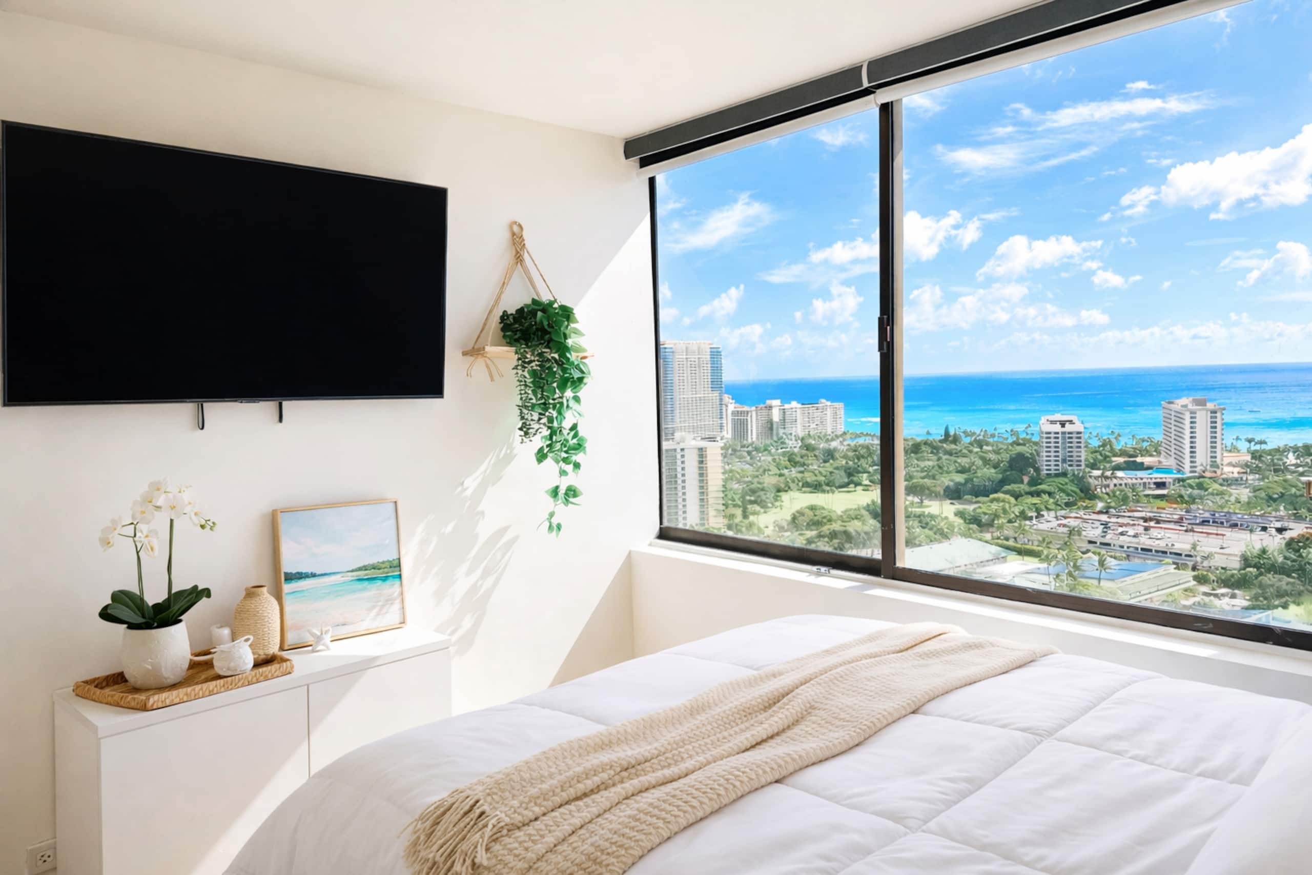 Stunning Ocean View Waikiki 33F Studio B - Image 2