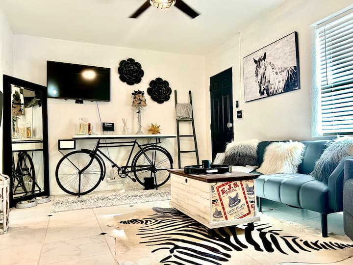 Downtown Safety Harbor, Steps From Restaurants! - Safety Harbor, FL