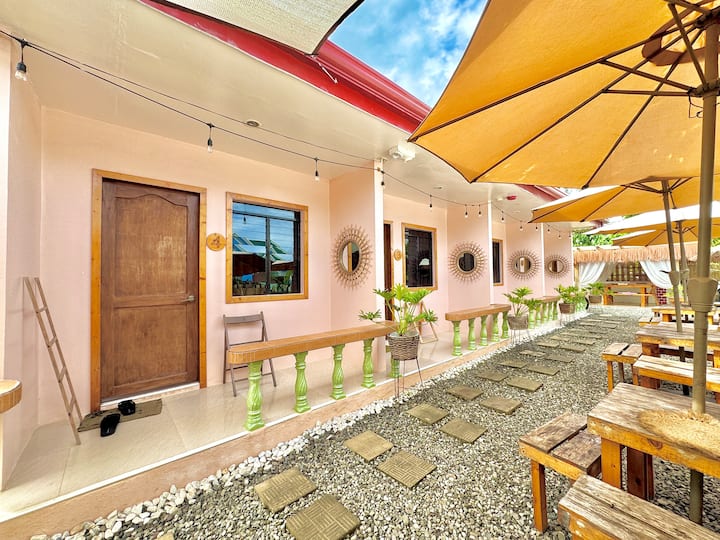 Whole House | 4 BR | Parking | Kitchen | Starlink
